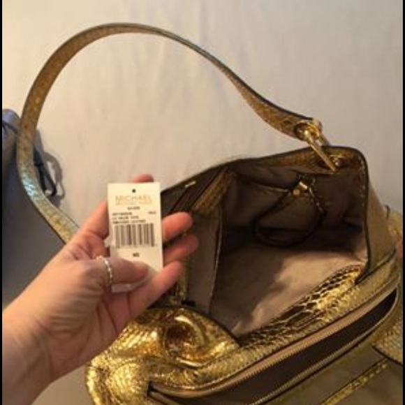 NWT Michael Kors Gold Python Leather Hobo - Picture 4 of 5